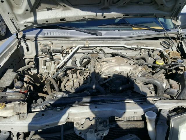 1N6ED27T12C319203 - 2002 NISSAN FRONTIER C SILVER photo 7