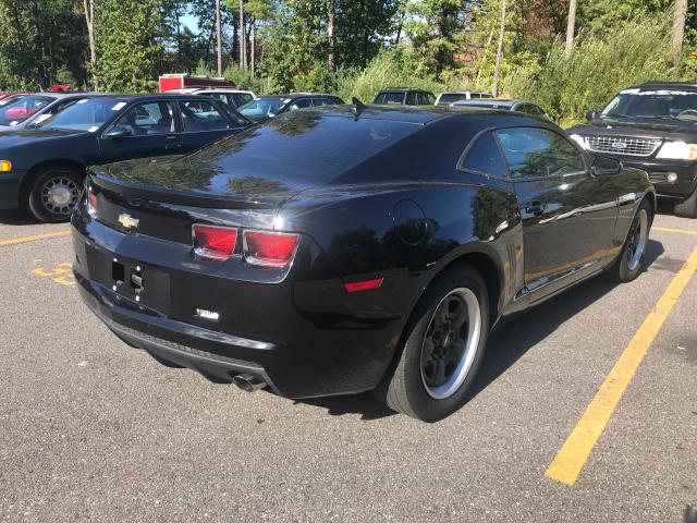 2G1FA1E39D9125034 - 2013 CHEVROLET CAMARO LS BLACK photo 4
