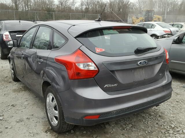 1FAHP3K20CL226286 - 2012 FORD FOCUS SE GRAY photo 3