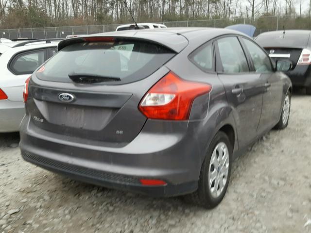 1FAHP3K20CL226286 - 2012 FORD FOCUS SE GRAY photo 4