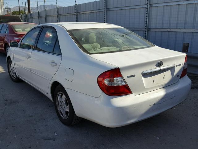 4T1BF30K82U006727 - 2002 TOYOTA CAMRY LE WHITE photo 3