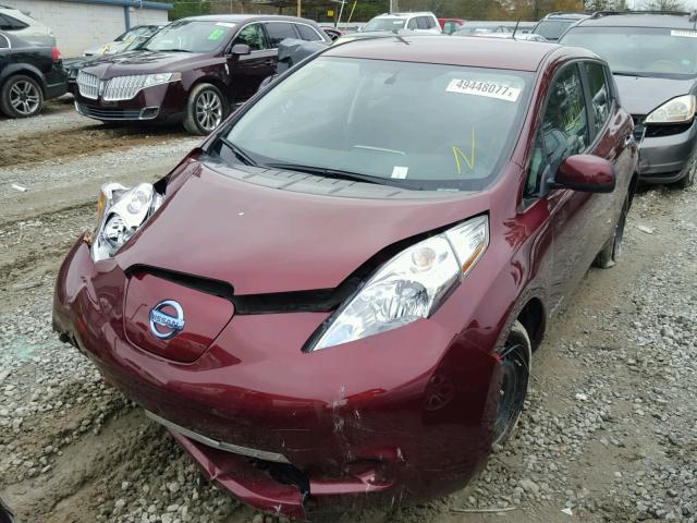 1N4AZ0CP5GC305561 - 2016 NISSAN LEAF S MAROON photo 2