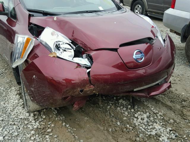 1N4AZ0CP5GC305561 - 2016 NISSAN LEAF S MAROON photo 9