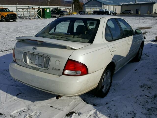 3N1CB51D4YL311566 - 2000 NISSAN SENTRA BAS WHITE photo 4