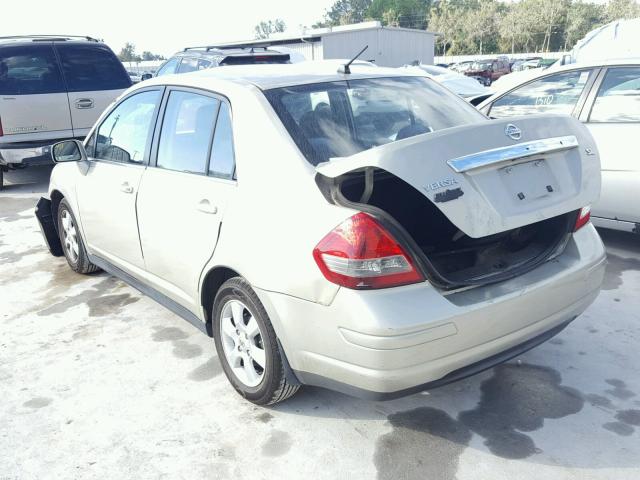 3N1BC11E58L354386 - 2008 NISSAN VERSA S GOLD photo 3