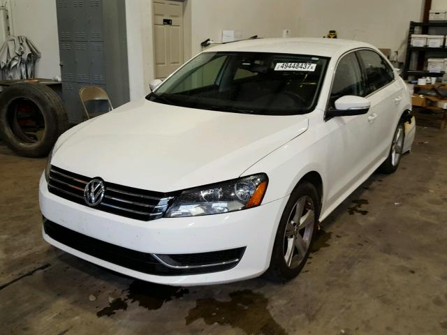 1VWBP7A36DC036279 - 2013 VOLKSWAGEN PASSAT SE WHITE photo 2