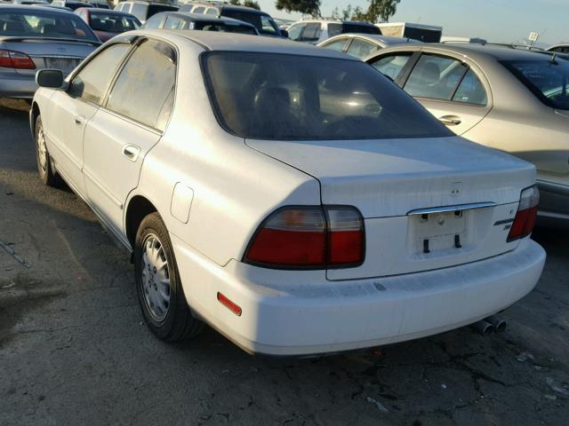 1HGCD5660VA111077 - 1997 HONDA ACCORD EX WHITE photo 3