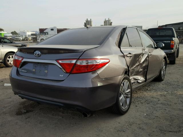 4T1BF1FK5FU942385 - 2015 TOYOTA CAMRY LE GRAY photo 4