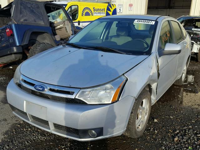 1FAHP35N08W114390 - 2008 FORD FOCUS SE SILVER photo 2