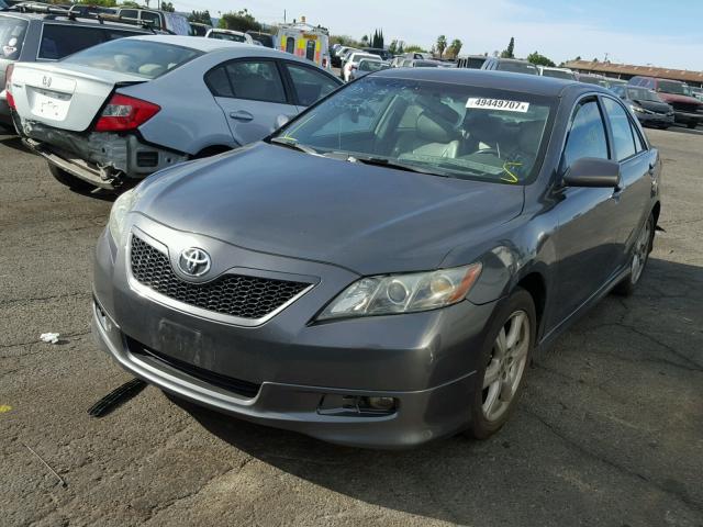 4T1BK46K37U539181 - 2007 TOYOTA CAMRY NEW GRAY photo 2