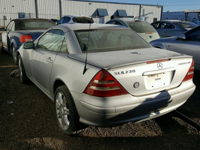 WDBKK49F14F298416 - 2004 MERCEDES-BENZ SLK 230 KO SILVER photo 3