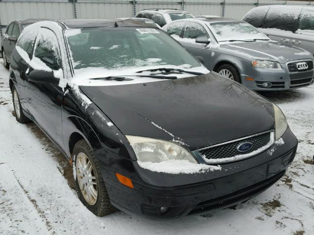 3FAFP31N15R120940 - 2005 FORD FOCUS ZX3 BLACK photo 1