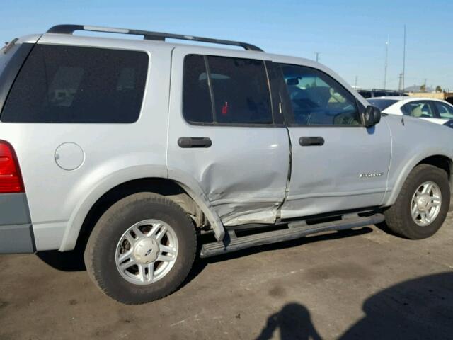 1FMZU62E02UA34566 - 2002 FORD EXPLORER X SILVER photo 9