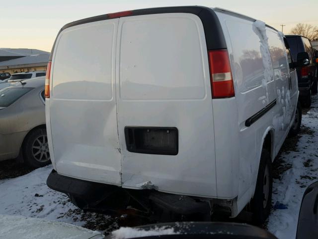 1GCFG15X471185434 - 2007 CHEVROLET EXPRESS G1 WHITE photo 4