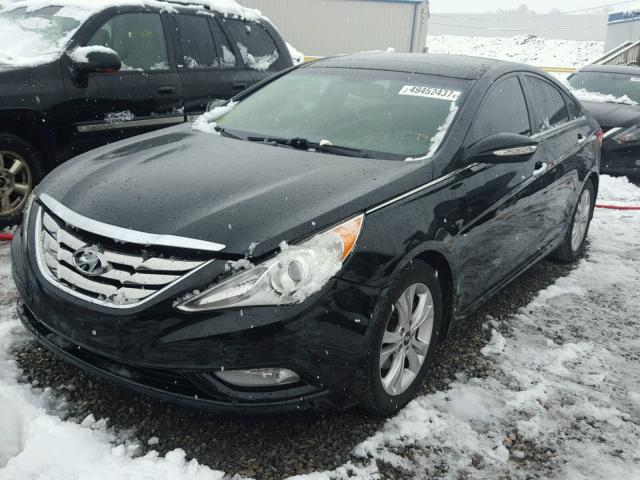 5NPEC4ACXCH460075 - 2012 HYUNDAI SONATA SE BLACK photo 2