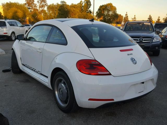 3VWJP7AT0CM636921 - 2012 VOLKSWAGEN BEETLE WHITE photo 3