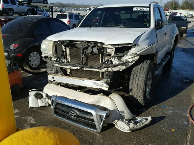 5TEUU42NX6Z230904 - 2006 TOYOTA TACOMA ACC WHITE photo 2