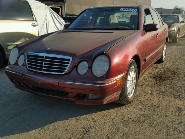 WDBJF65J0YB000649 - 2000 MERCEDES-BENZ E 320 BURGUNDY photo 2