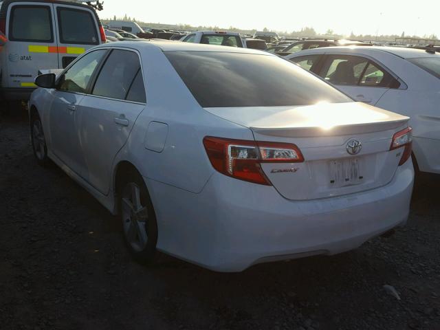 4T1BF1FK5CU593711 - 2012 TOYOTA CAMRY BASE WHITE photo 3