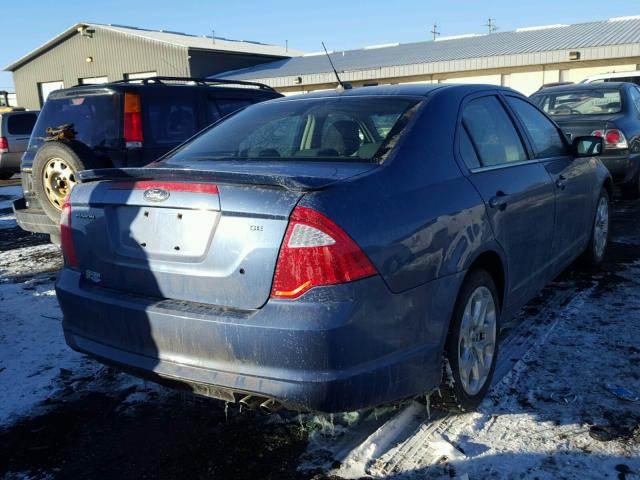 3FAHP0HA1AR372448 - 2010 FORD FUSION SE BLUE photo 4