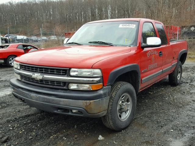 1GCGK29U1XE139738 - 1999 CHEVROLET SILVERADO RED photo 2