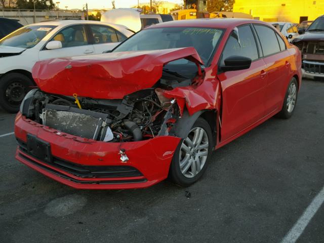 3VW2K7AJ7FM210696 - 2015 VOLKSWAGEN JETTA BASE RED photo 2