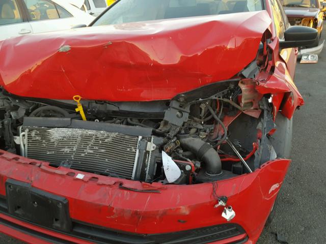 3VW2K7AJ7FM210696 - 2015 VOLKSWAGEN JETTA BASE RED photo 9