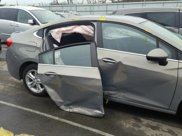 1G1BE5SM0H7145297 - 2017 CHEVROLET CRUZE LT GRAY photo 9