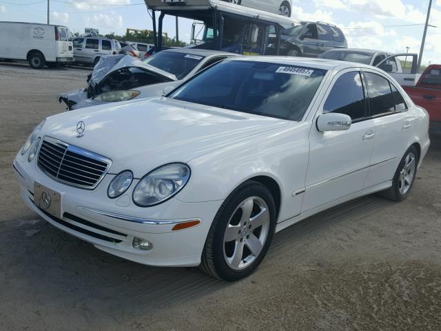 WDBUF70J53A141256 - 2003 MERCEDES-BENZ E 500 WHITE photo 2