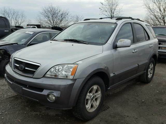 KNDJC733645235084 - 2004 KIA SORENTO EX SILVER photo 2