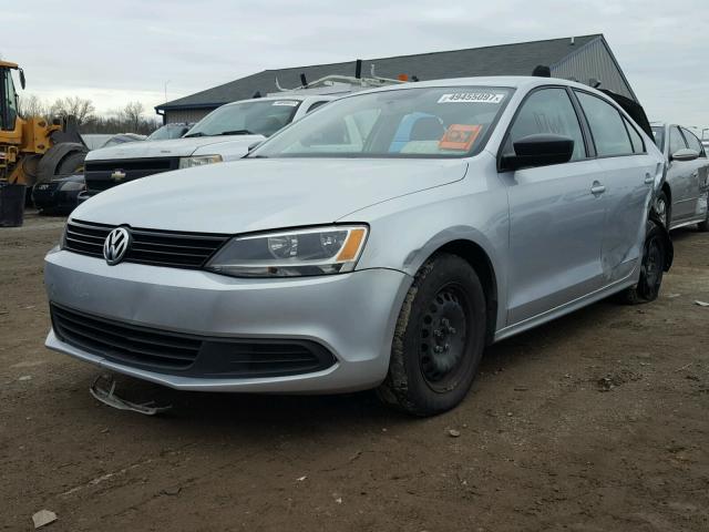 3VW1K7AJ8DM306605 - 2013 VOLKSWAGEN JETTA BASE 银色 照片 2