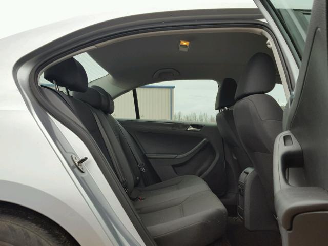 3VW1K7AJ8DM306605 - 2013 VOLKSWAGEN JETTA BASE 银色 照片 6