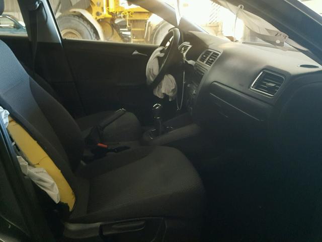 3VW1K7AJ4CM379369 - 2012 VOLKSWAGEN JETTA BASE 灰色 照片 5