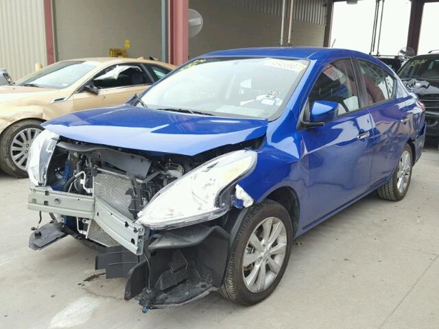 3N1CN7APXHL844650 - 2017 NISSAN VERSA S BLUE photo 2