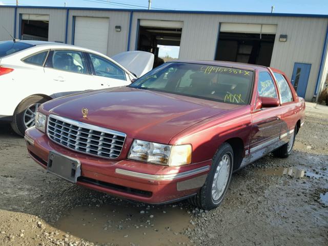 1G6KD54Y8XU702700 - 1999 CADILLAC DEVILLE RED photo 2