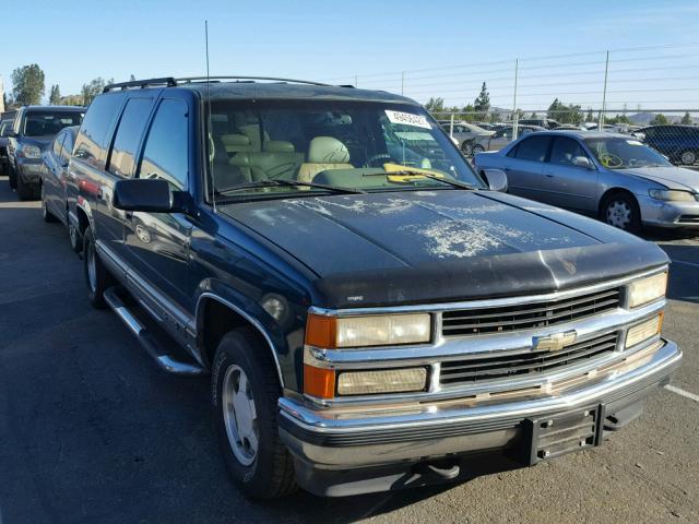 1GNEC16R3TJ383141 - 1996 CHEVROLET SUBURBAN C GREEN photo 1