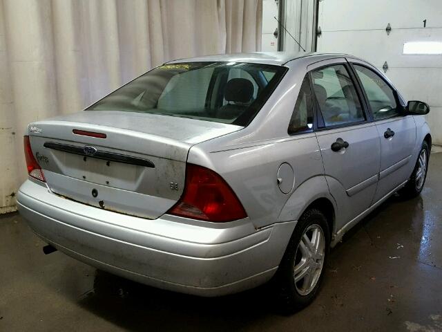 1FAFP34P31W241733 - 2001 FORD FOCUS SE SILVER photo 4