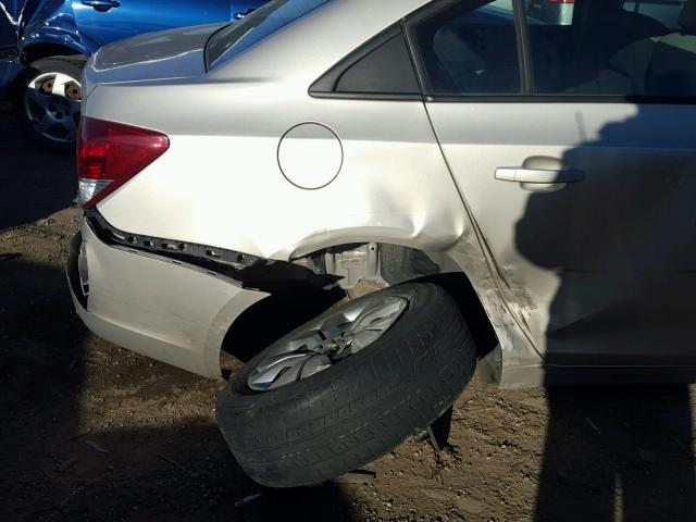 1G1PA5SH6D7222639 - 2013 CHEVROLET CRUZE LS GRAY photo 9