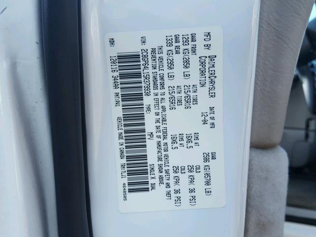 2C8GP64L15R379930 - 2005 CHRYSLER TOWN & COU WHITE photo 10