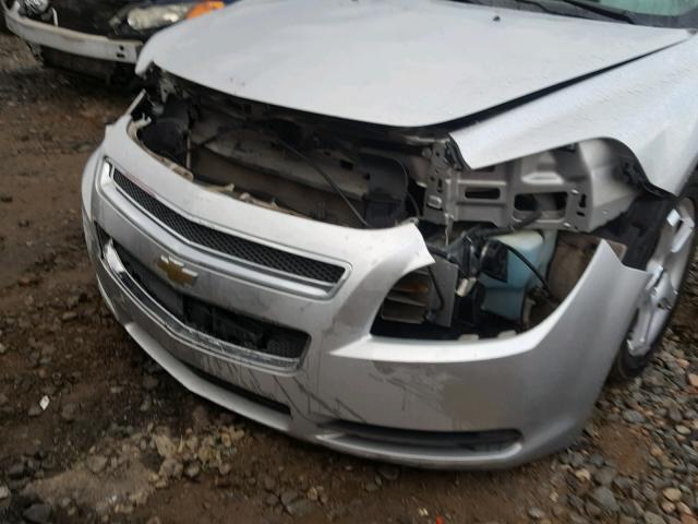 1G1ZB5EB3AF117099 - 2010 CHEVROLET MALIBU LS ვერცხლისფერი ფოტო 9