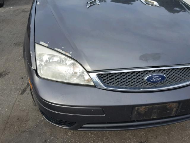 1FAFP34N05W141738 - 2005 FORD FOCUS ZX4 GRAY photo 9