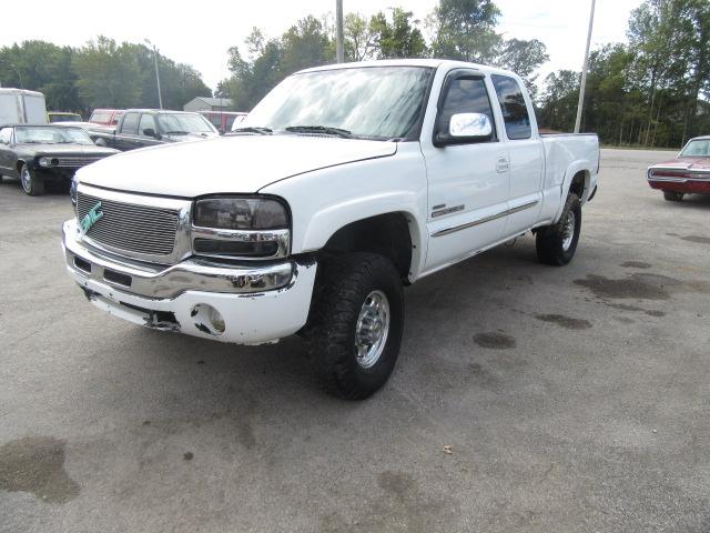 1GTHK29124E154058 - 2004 GMC SIERRA K25 WHITE photo 2