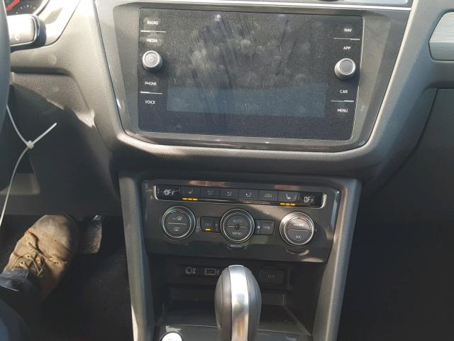 3VV2B7AX6JM006604 - 2018 VOLKSWAGEN TIGUAN SE Сірий фото 9