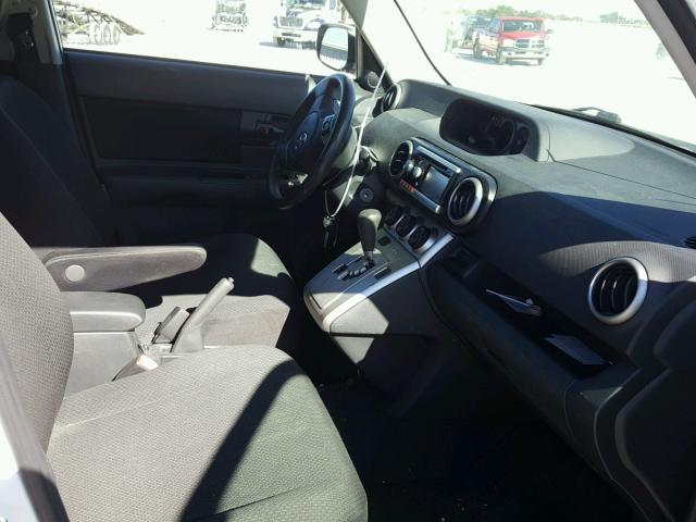 JTLZE4FE2A1102399 - 2010 TOYOTA SCION XB Ақ фото 5