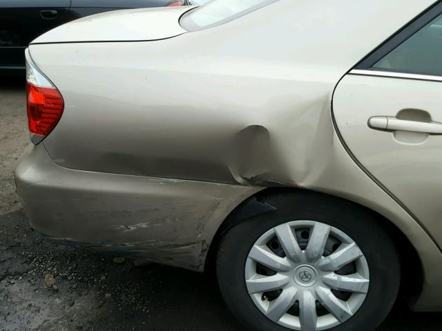 4T1BE32K95U035447 - 2005 TOYOTA CAMRY LE 金色 照片 9