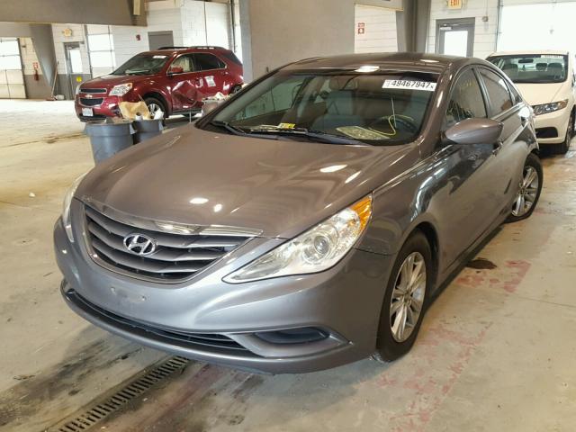 5NPEB4AC6BH117605 - 2011 HYUNDAI SONATA GLS GRAY photo 2