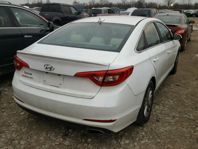 5NPE24AF7FH158776 - 2015 HYUNDAI SONATA SE WHITE photo 4