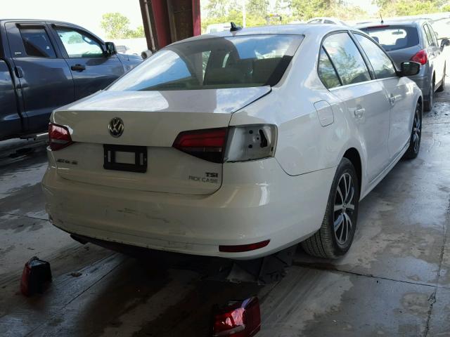 3VWDB7AJ6HM356227 - 2017 VOLKSWAGEN JETTA SE WHITE photo 4