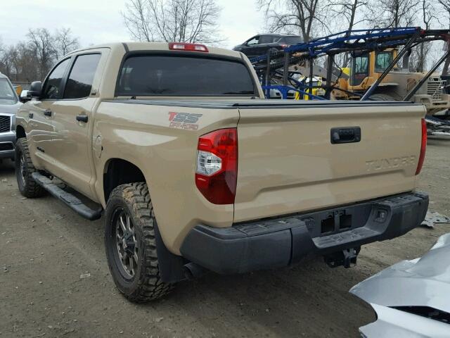 5TFEW5F19HX218569 - 2017 TOYOTA TUNDRA CRE TAN photo 3