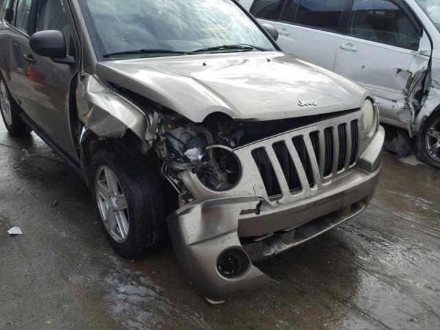 1J8FT47W17D219273 - 2007 JEEP COMPASS TAN photo 9